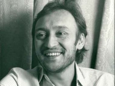 Victor Banerjee is alive, Jisshu Sengupta dispels rumours of veteran actor's death; family confirms he is busy filming Victor Banerjee is alive, Jisshu Sengupta dispels rumours of veteran actor's death; family confirms he is busy filming