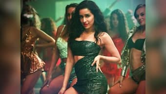 Saaho song Psycho Saiyaan: Prabhas, Shraddha Kapoor groove to Tanishk Bagchi's party number