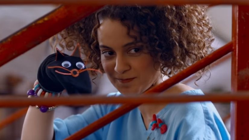 Judgementall Hai Kya song Para Para follows Kangana Ranauts oddball character as she stalks Rajkummar Rao