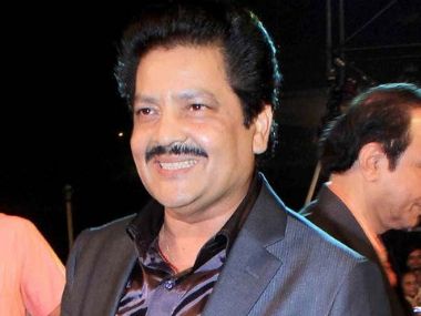Udit Narayan clarifies he did not file FIR against anonymous caller, only informed police about threats Udit Narayan clarifies he did not file FIR against anonymous caller, only informed police about threats