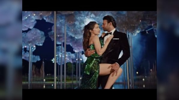 Watch: Saaho song 'Enni Soni' sees Prabhas seranade Shraddha Kapoor in picturesque locales