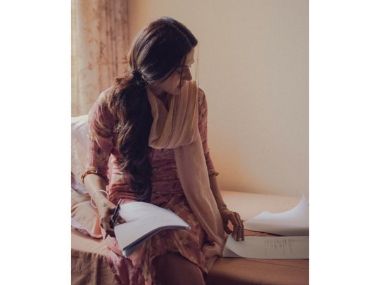 Thappad: Taapsee Pannu kickstarts shoot for Anubhav Sinha's social drama, shares first look from film Thappad: Taapsee Pannu kickstarts shoot for Anubhav Sinha's social drama, shares first look from film