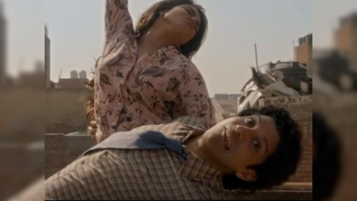 The Sky is Pink song 'Dil Hi Toh Hai' charts Priyanka Chopra, Farhan Akhtar's whirlwind romance