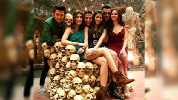 Akshay Kumar unveils title motion poster of Housefull 4; film will span a time period of 600 years