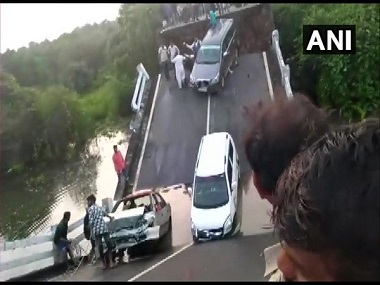 Bridge in Gujarat's Junagadh collapses due to incessant rains; several feared to be trapped, no deaths reported Bridge in Gujarat's Junagadh collapses due to incessant rains; several feared to be trapped, no deaths reported