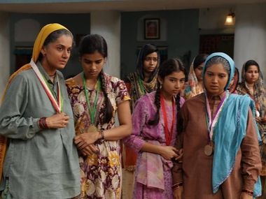 Saand Ki Aankh song Aasmaa sees Taapse Pannu, Bhumi Pednekar's dreams crushed by patriarchy Saand Ki Aankh song Aasmaa sees Taapse Pannu, Bhumi Pednekar's dreams crushed by patriarchy