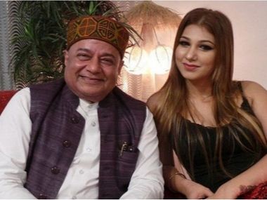 Bigg Boss 12 contestants Anup Jalota, Jasleen Matharu sign a film together, titled Vo Meri Student Hai Bigg Boss 12 contestants Anup Jalota, Jasleen Matharu sign a film together, titled Vo Meri Student Hai