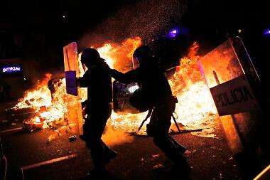 Catalan protests: Clash between protesters, police continues on third day as demonstrators seek to forge new European country