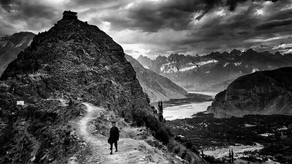 With the Historian's Eye, William Dalrymple records his travels across the Indian subcontinent