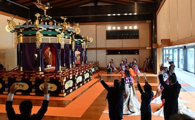 Japan Emperor Naruhito formally declares ascension to Chrysanthemum Throne, Shinzo Abe leads cheers of 'Banzai!'