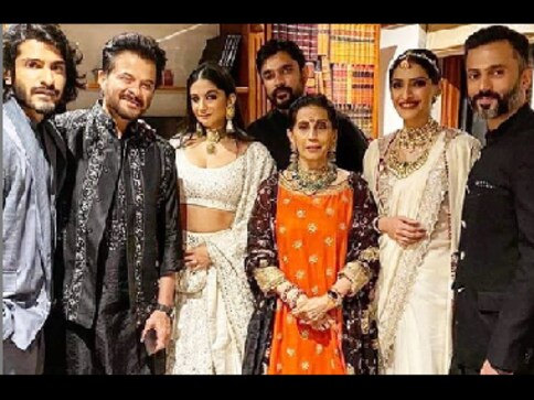 Sonam Kapoor hosts Diwali party with Anand Ahuja, Anil Kapoor, Janhvi, Sidharth Malhotra, Sonakshi Sinha in attendance Sonam Kapoor hosts Diwali party with Anand Ahuja, Anil Kapoor, Janhvi, Sidharth Malhotra, Sonakshi Sinha in attendance