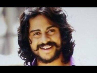 Kannada actor leads crowd in shaming four movie goers for not standing up during national anthem