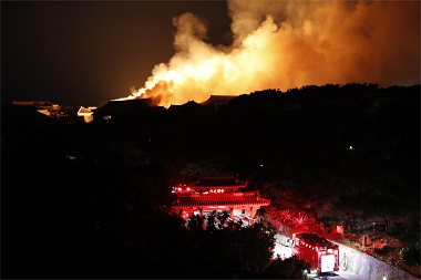 Fire engulfs Japan's Shuri Castle; blaze brought under control after spreading to more than 51,667 square feet of complex Fire engulfs Japan's Shuri Castle; blaze brought under control after spreading to more than 51,667 square feet of complex