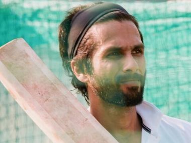 Shahid Kapoor begins prep for Jersey's Hindi remake, shares first look as cricketer in Gowtam Tinnanuri's film Shahid Kapoor begins prep for Jersey's Hindi remake, shares first look as cricketer in Gowtam Tinnanuri's film