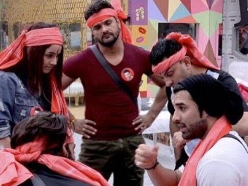 Bigg Boss 13 Day 35 highlights: Sidharth Shukla violently pushes Mahira Sharma during weekly task Bigg Boss 13 Day 35 highlights: Sidharth Shukla violently pushes Mahira Sharma during weekly task