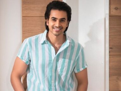 Mahesh Babu's nephew Ashok Galla to make Telugu film debut with Sriram Adittya's upcoming film Mahesh Babu's nephew Ashok Galla to make Telugu film debut with Sriram Adittya's upcoming film