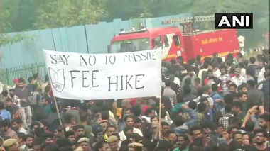 JNU fee hike issue: Students, teachers boycott classes on first day of winter semester amid standoff with administration JNU fee hike issue: Students, teachers boycott classes on first day of winter semester amid standoff with administration