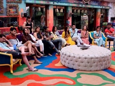 Bigg Boss 13 Day 49 highlights: Devoleena Bhattacharjee lashes out at Vishal Aditya Singh for betraying her Bigg Boss 13 Day 49 highlights: Devoleena Bhattacharjee lashes out at Vishal Aditya Singh for betraying her