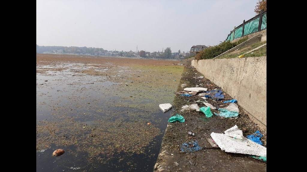 As municipal services ground to a halt trash piled up. Photo credit: Faisal Bhat/ The Third Pole