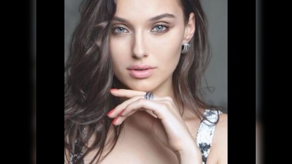Former Miss Ukraine Veronika Didusenko barred for being mother, sues Miss World organisers