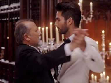Jersey Hindi remake to see Shahid Kapoor reunite with father Pankaj Kapur four years after Shaandaar Jersey Hindi remake to see Shahid Kapoor reunite with father Pankaj Kapur four years after Shaandaar