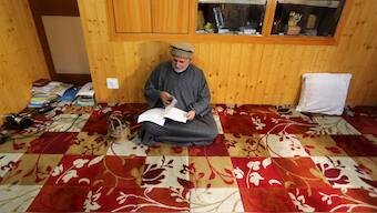 In Kashmir, internet shutdown following Article 370 abrogation rekindles reading culture