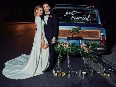 Hilary Duff marries longtime boyfriend Matthew Koma in private wedding ceremony, shares picture on Instagram Hilary Duff marries longtime boyfriend Matthew Koma in private wedding ceremony, shares picture on Instagram