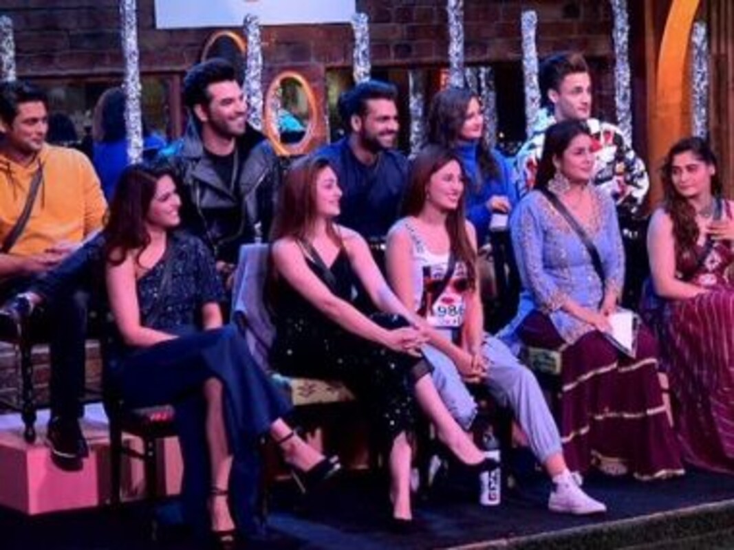 Bigg Boss 13 Day 125 Highlights Shubh Mangal Zyada Saavdhan S Ayushmann Khurrana Jitendra Kumar Visit Sets Entertainment News Firstpost He shot to stardom with the runaway hit, 'vicky donor' in 2012.