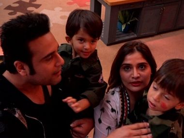 Bigg Boss 13 Day 100 highlights: Krushna Abhishek visits house; Vishal-Madhurima get embroiled in ugly brawl Bigg Boss 13 Day 100 highlights: Krushna Abhishek visits house; Vishal-Madhurima get embroiled in ugly brawl
