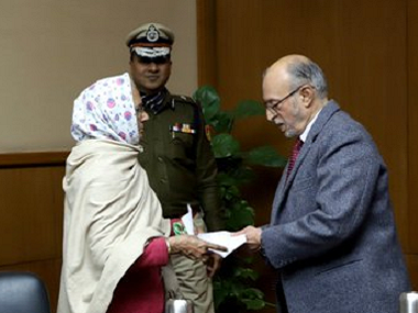 Over a month since Shaheen Bagh protests, Delhi LG finally meets demonstrators, urges them to end stir due to 'continued inconvenience' Over a month since Shaheen Bagh protests, Delhi LG finally meets demonstrators, urges them to end stir due to 'continued inconvenience'