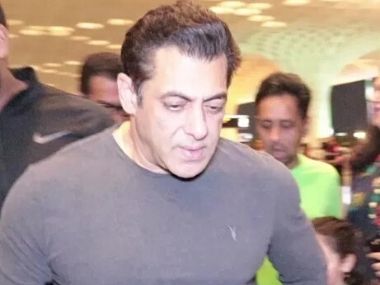 Coronavirus Outbreak: Salman Khan moves to Panvel farmhouse to practice social distancing Coronavirus Outbreak: Salman Khan moves to Panvel farmhouse to practice social distancing