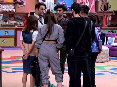 Bigg Boss 13 Day 114 highlights: Contestants object to Vikas Gupta's unfair means during 'Noton Ki Baarish' task Bigg Boss 13 Day 114 highlights: Contestants object to Vikas Gupta's unfair means during 'Noton Ki Baarish' task