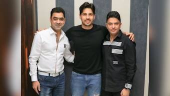 Sidharth Malhotra to star in Hindi remake of Tamil action thriller Thadam; film to release on 20 November