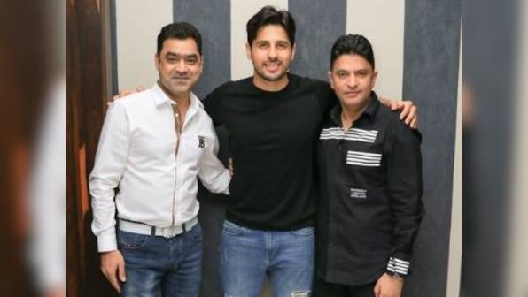 Sidharth Malhotra to star in Hindi remake of Tamil action thriller Thadam; film to release on 20 November