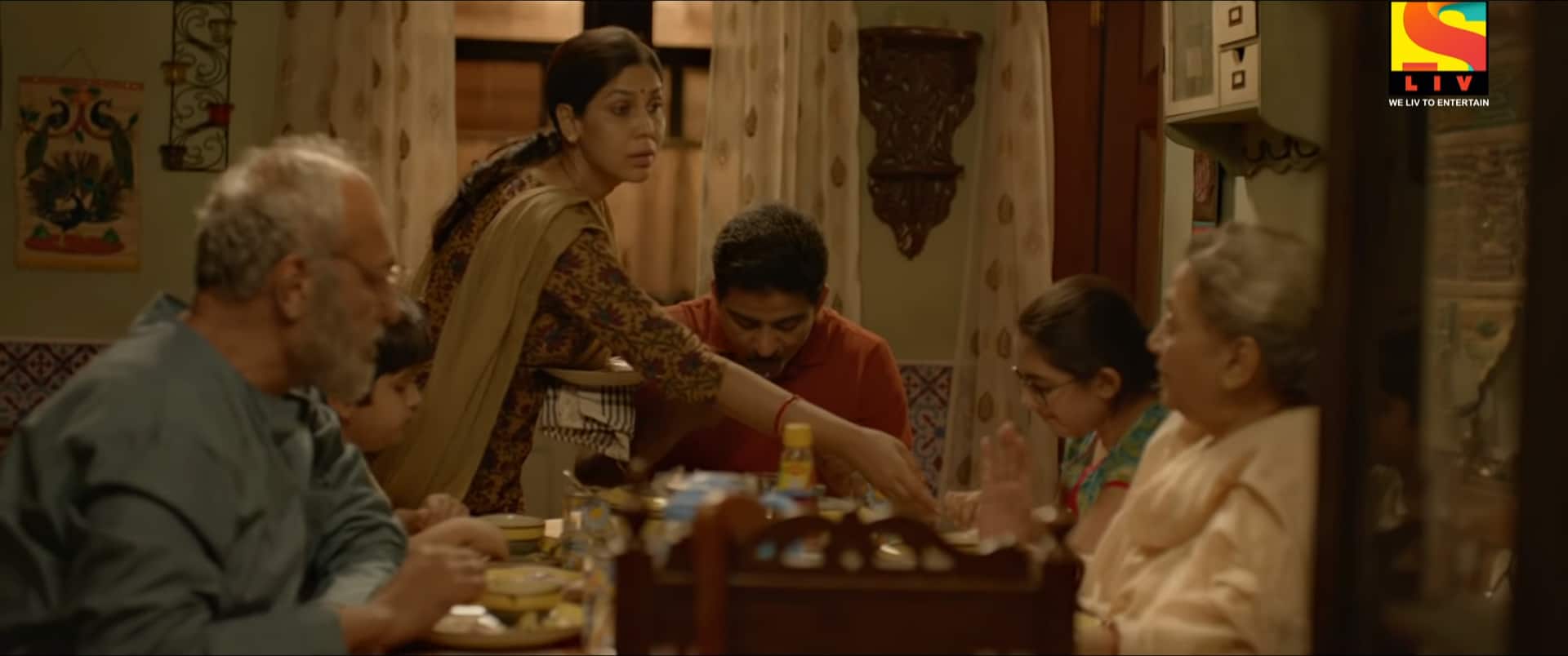 Seema serves her family dinner in Ghar Ki Murgi