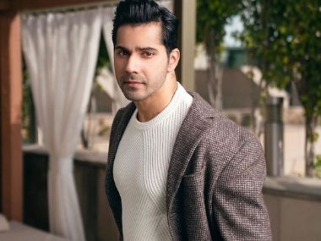 Coronavirus Outbreak Varun Dhawan Urges Followers To Practice Social Distancing In His Lockdown Themed Rap Video Health News Firstpost 'i am staying away from girls as much as i can'. coronavirus outbreak varun dhawan