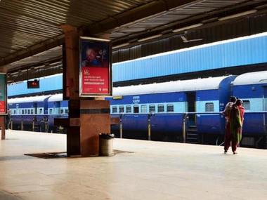 Viral: Water leakage from broken tap at railway station grabs attention, internet reacts - Firstpost