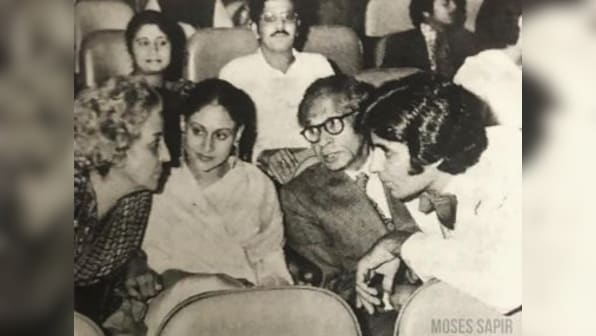 Amitabh Bachchan shares picture from premiere of Ramesh Sippy's Sholay in 1975: 'Ma, Babuji, Jaya and a bow tied moi'