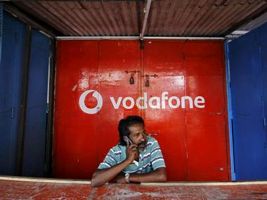 Supreme Court asks Income Tax department to refund Rs 733 cr to Vodafone Idea within four weeks Supreme Court asks Income Tax department to refund Rs 733 cr to Vodafone Idea within four weeks