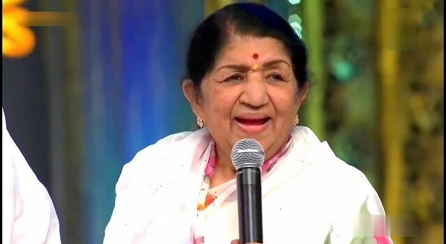 Coronavirus Outbreak: Lata Mangeshkar thanks Vikas Khanna for donating 1,000 PPE kits to her foundation's hospital Coronavirus Outbreak: Lata Mangeshkar thanks Vikas Khanna for donating 1,000 PPE kits to her foundation's hospital