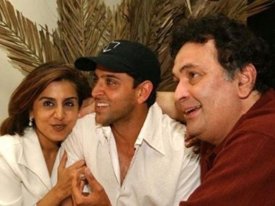 Rishi Kapoor Paid Tribute By Agneepath Co Star Hrithik Roshan You Gave Me Strength At My Weakest Moments Entertainment News Firstpost In the latest development on the matter, bollywood actress kangana ranaut's sister rangoli chandel has alleged that hrithik's family sedated the actor's sister sunaina. rishi kapoor paid tribute by agneepath