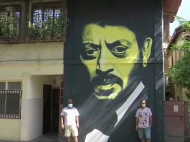 Irrfan Khan passes away: Mumbai artist Ranjit Dahiya pays tribute to late actor with a mural in Bandra Irrfan Khan passes away: Mumbai artist Ranjit Dahiya pays tribute to late actor with a mural in Bandra