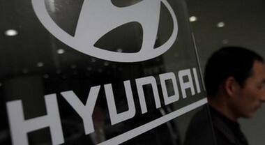 Hyundai reopens over 800 sales outlets across country; receives 9,000 new bookings in 22 days