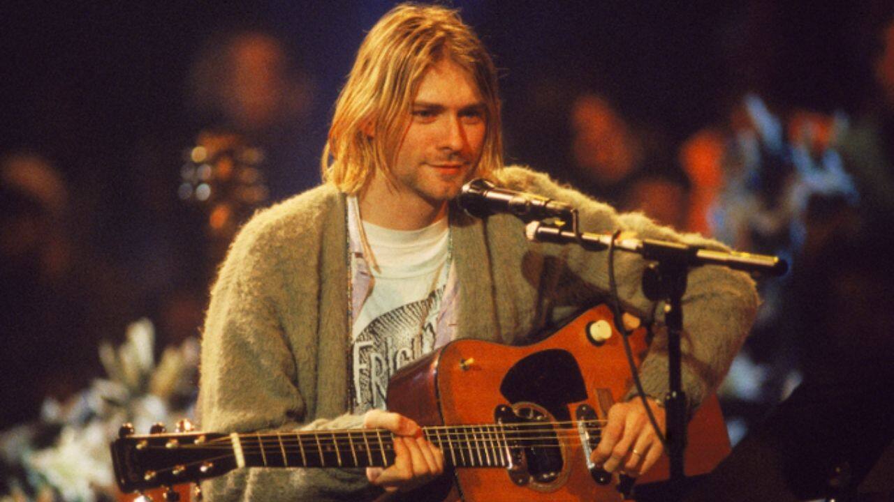 Kurt Cobain with his acoustic guitar during the MTV Unplugged session. Twitter