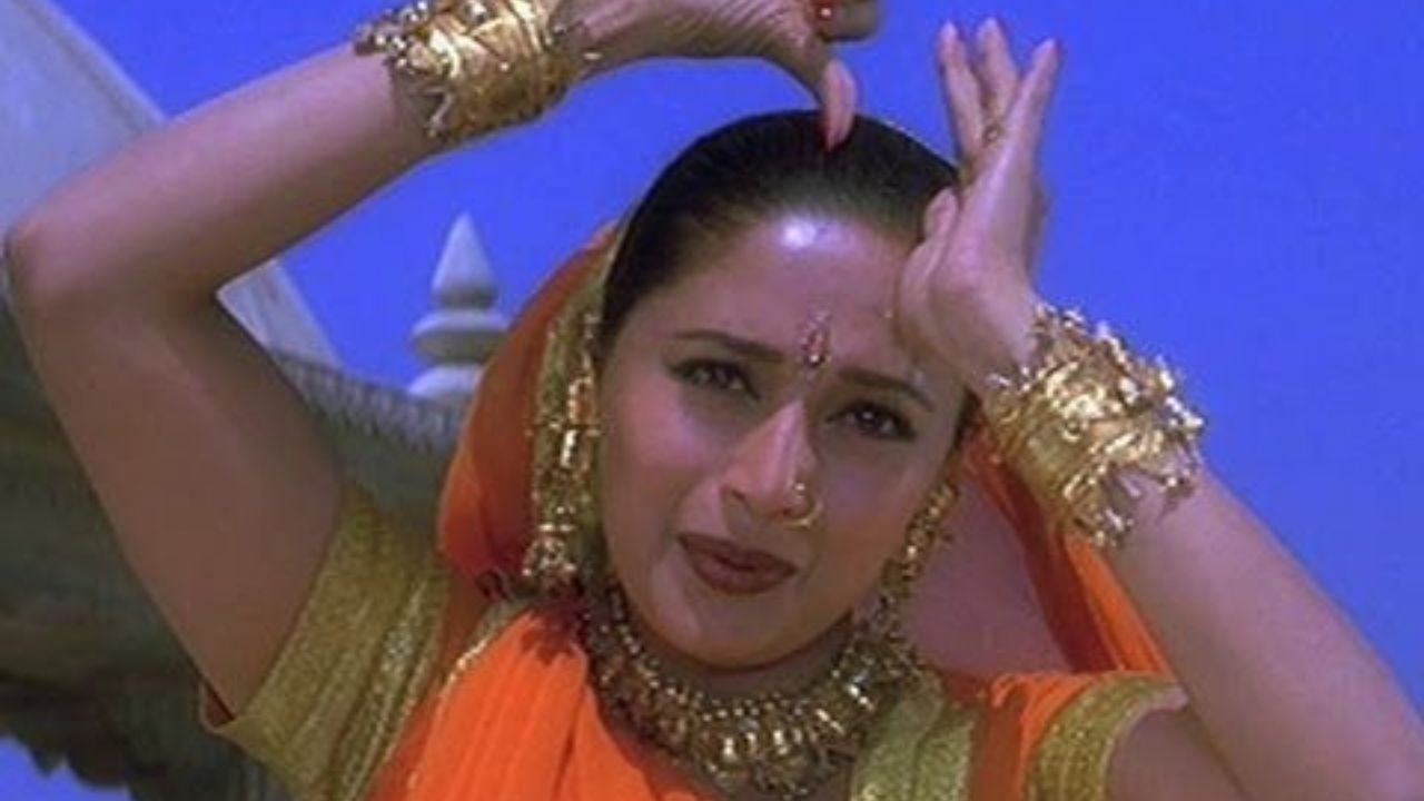 Madhuri Dixit Xxx Movie Sexy Picture Video Madhuri Dixit - Madhuri Dixit turns 53: Sanson Ki Mala Pe to Barson Ke Baad, discovering  actor's lesser-known dance numbers-Entertainment News , Firstpost