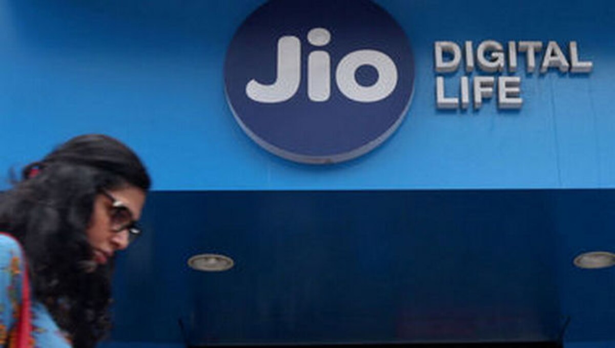 Ril Agm 2020 No Better Partner For Indian Startups Than Reliance Jio Says Mukesh Ambani India News Firstpost It is currently the fastest growing telecom network in india and launched jio fiber broadband services in september. ril agm 2020 no better partner for