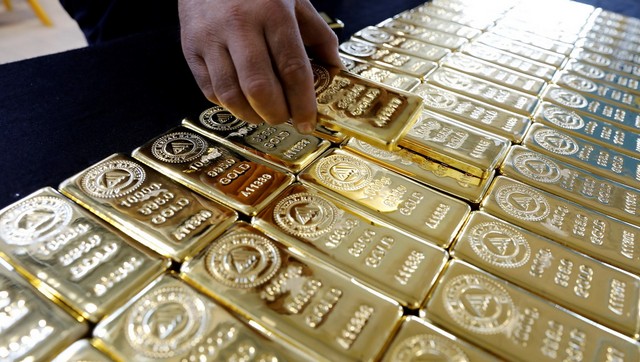 Gold climbs as US riots spark safe-haven rush; mounting tensions with China extend support to yellow metal Gold climbs as US riots spark safe-haven rush; mounting tensions with China extend support to yellow metal