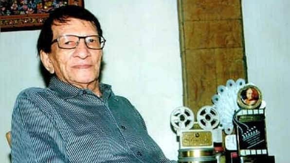 Veteran Bollywood lyricist Yogesh passes away aged 77; Lata Mangeshkar mourns collaborator's demise