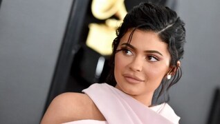 Kylie Jenner Responds To Forbes Retraction On Her Billionaire Status Can List 100 Things More Important Than Money Entertainment News Firstpost