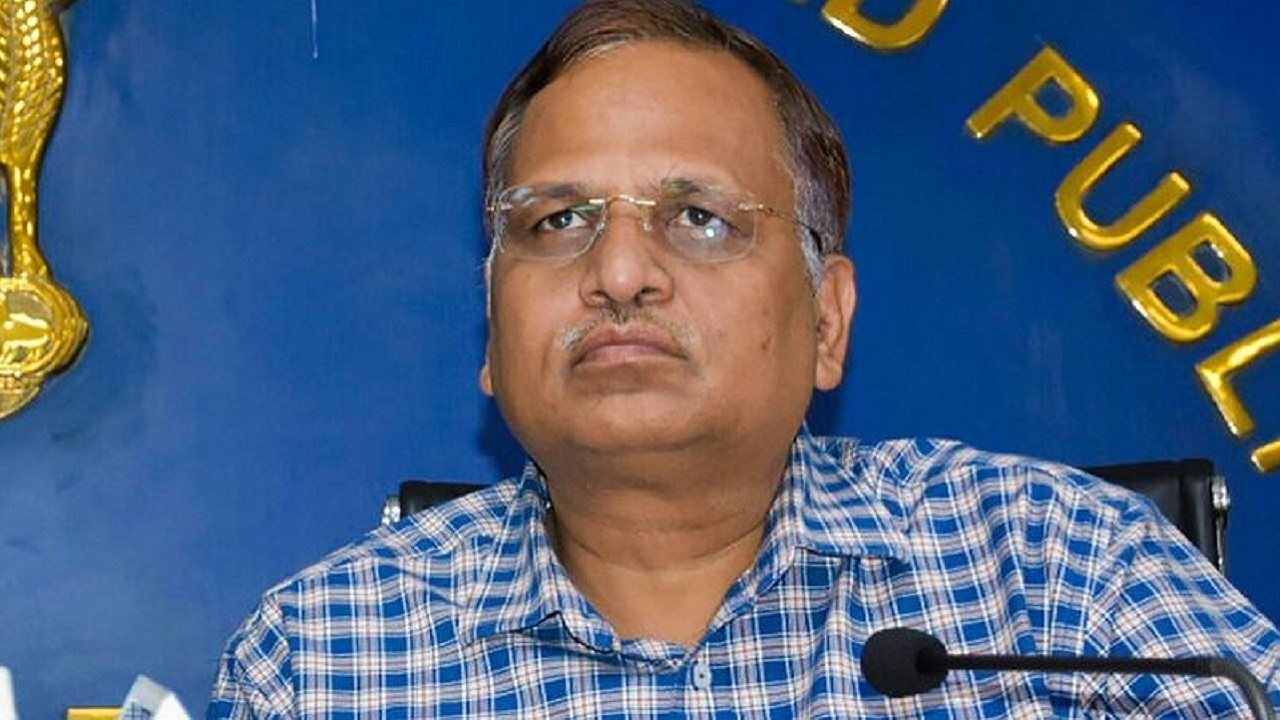 Delhi minister Satyendar Jain admitted to LNJP Hospital, condition now stable Delhi minister Satyendar Jain admitted to LNJP Hospital, condition now stable